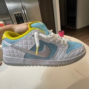 Nike Dunks good condition